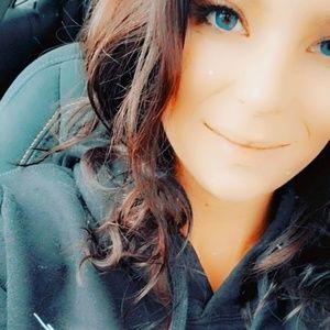 Meet your Posher, Casey